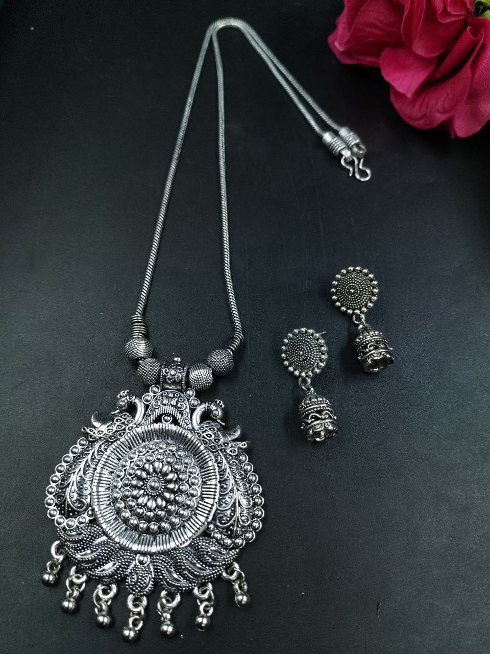 Peacock Design Silver Plated Chain Necklace with Elegant Pearl Work Ethnic Jewelry