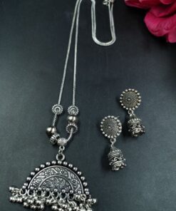 Antique Design Silver Plated Chain Pendant with Elegant Pearl Work Ethnic Jewelry