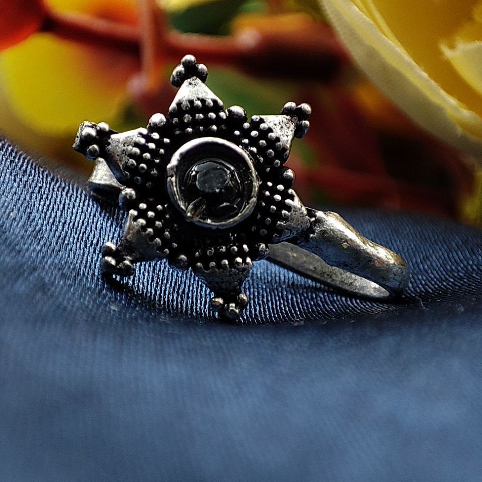 Oxidised Star Shape Stone Nosepin For Girls - Image 8