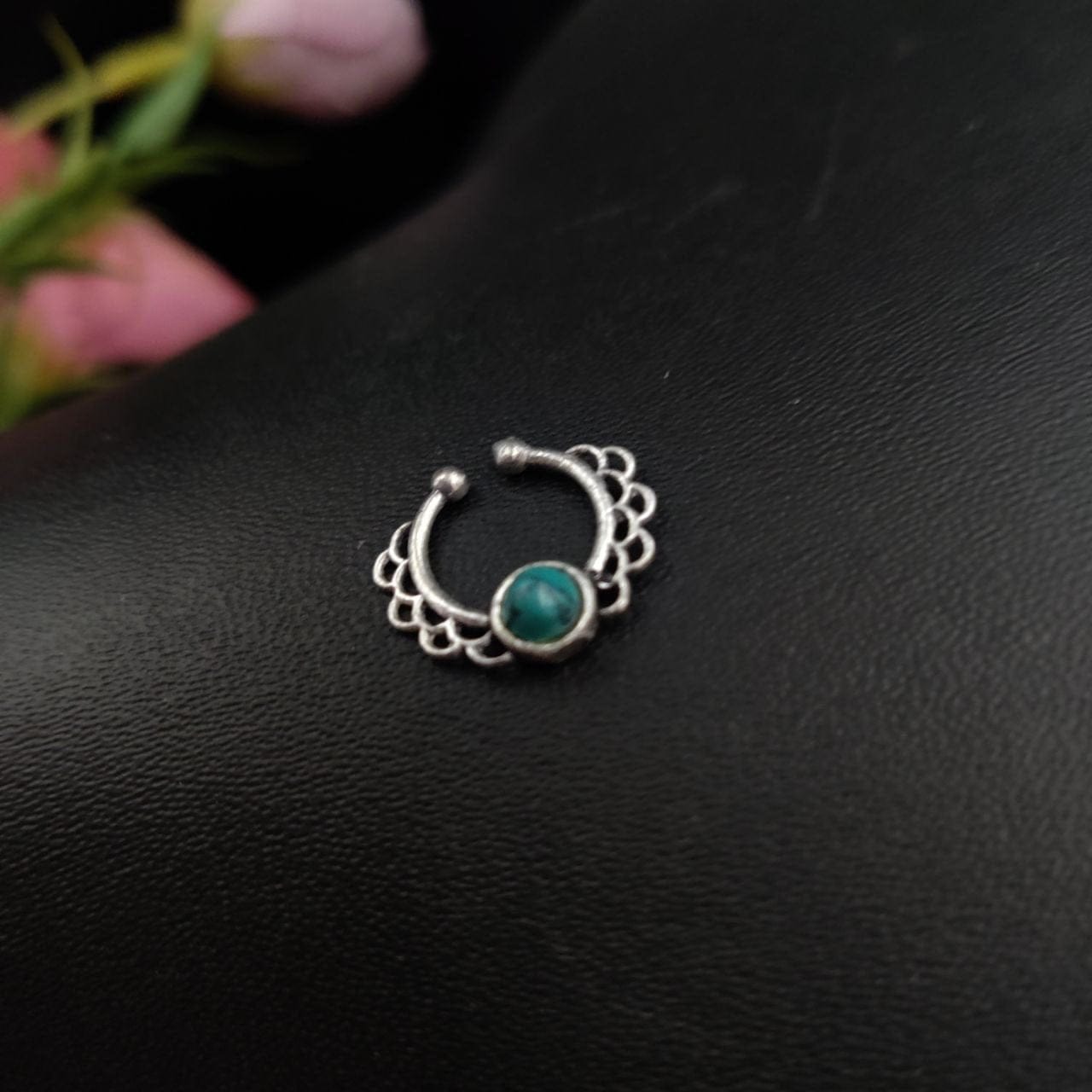 Pack of 50 Spetum Nosepin Oxidised Stone