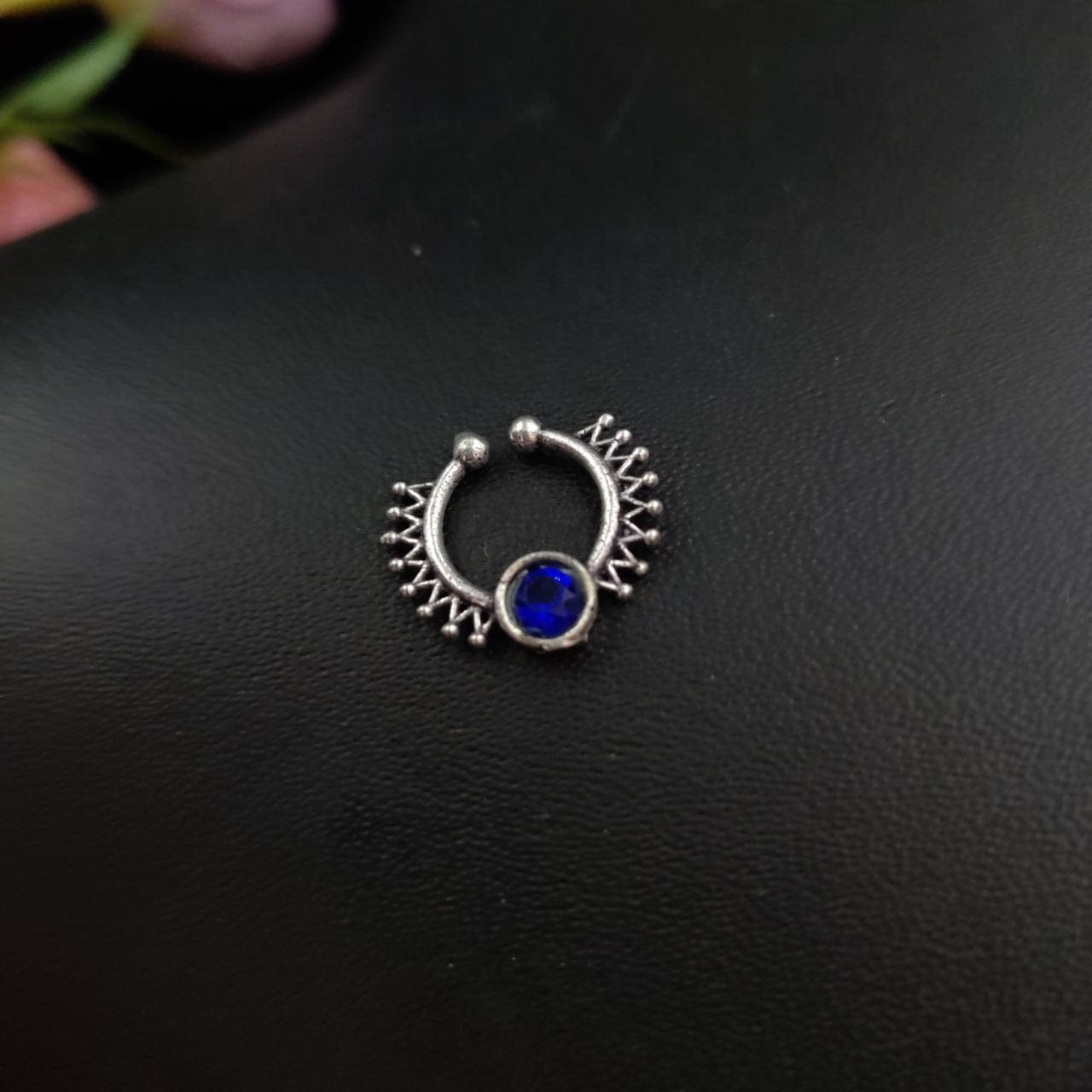 Pack of 50 Spetum Nosepin Oxidised Stone - Image 2