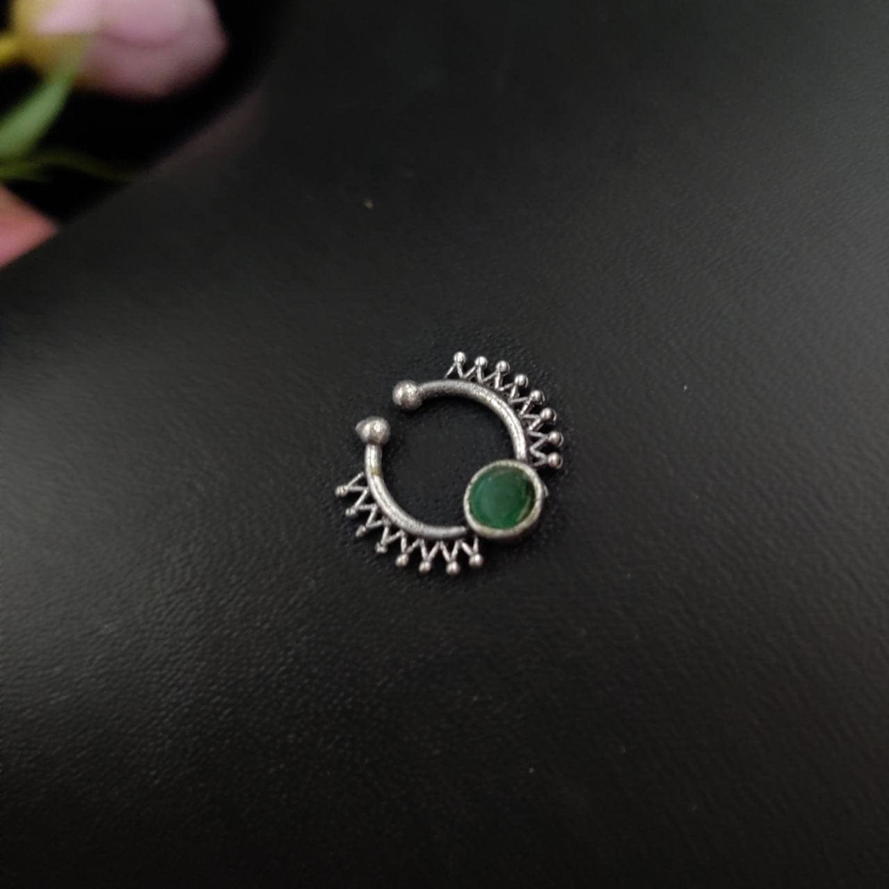 Pack of 50 Spetum Nosepin Oxidised Stone - Image 16