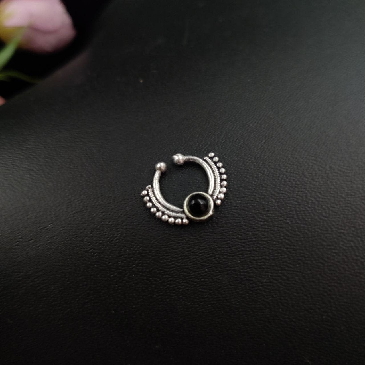 Pack of 50 Spetum Nosepin Oxidised Stone - Image 13