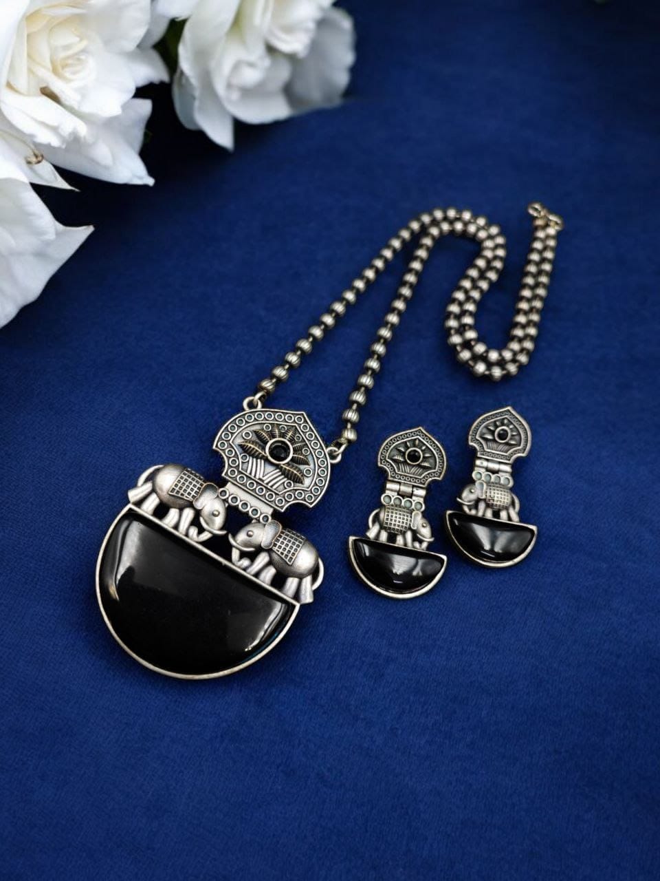 Silver Replica Elephant Necklace | Unique Monalisa Stone Pendant Set - Image 5