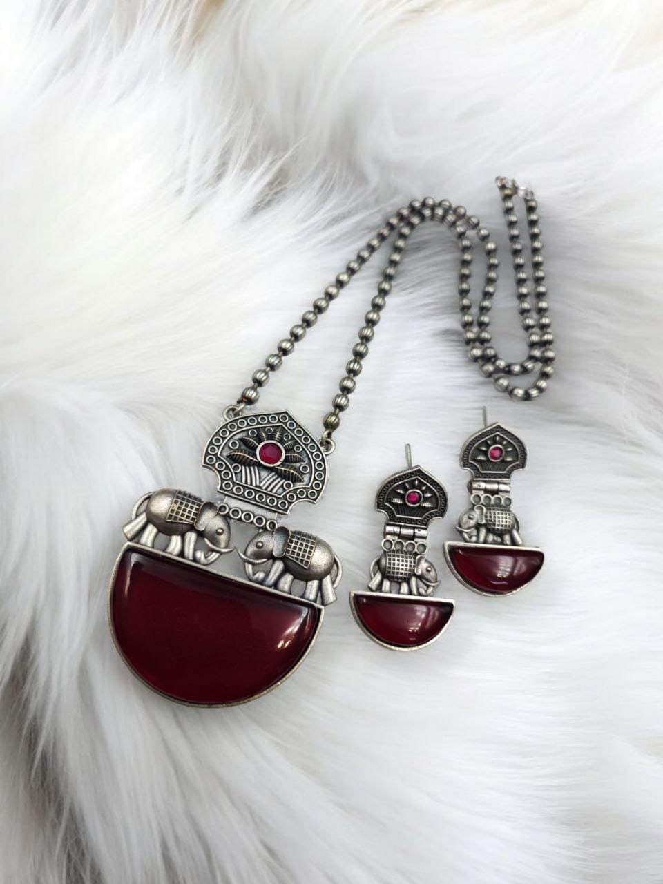 Silver Replica Elephant Necklace | Unique Monalisa Stone Pendant Set