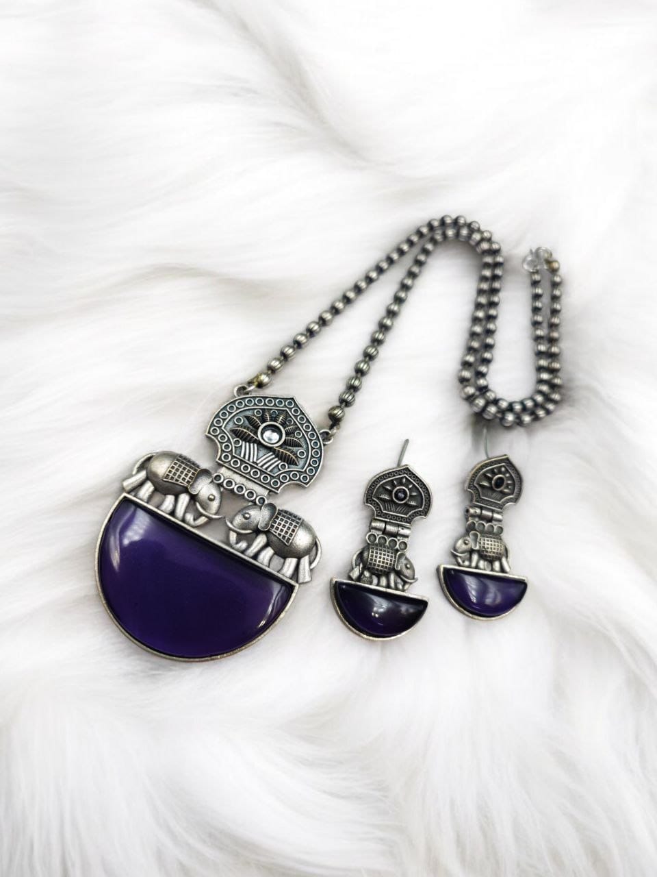 Silver Replica Elephant Necklace | Unique Monalisa Stone Pendant Set - Image 7