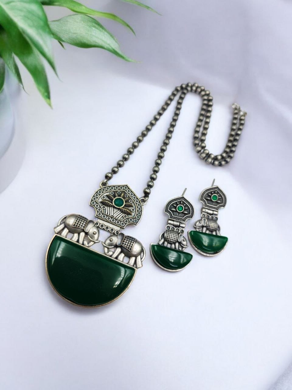 Silver Replica Elephant Necklace | Unique Monalisa Stone Pendant Set - Image 8