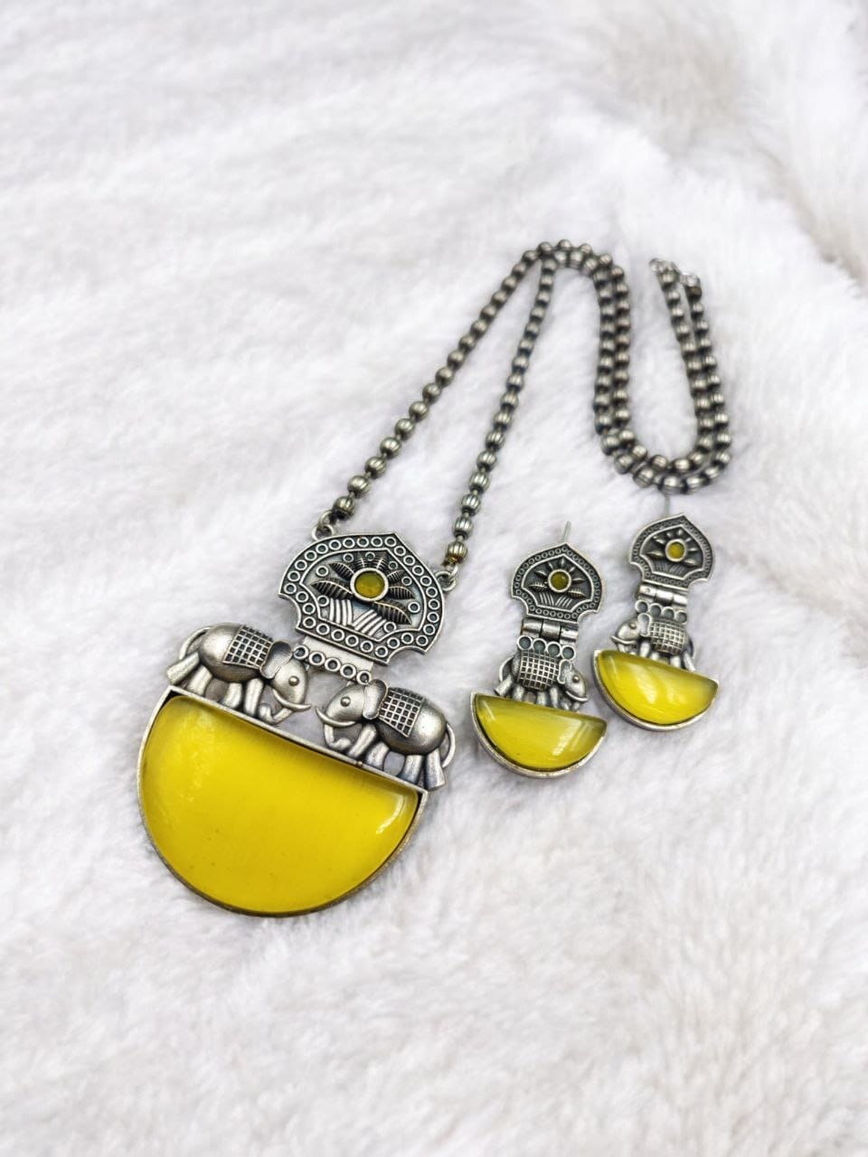 Silver Replica Elephant Necklace | Unique Monalisa Stone Pendant Set - Image 10