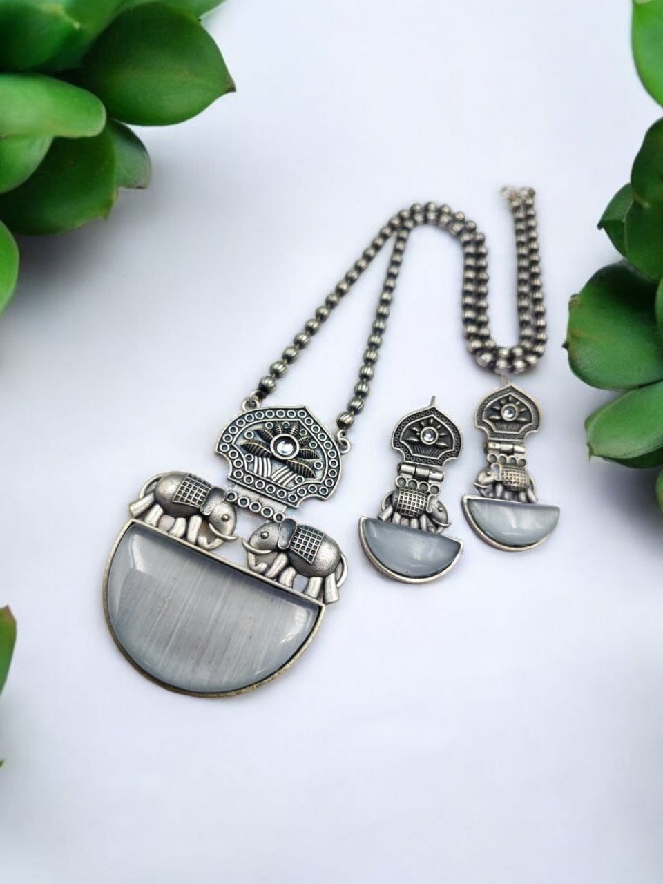 Silver Replica Elephant Necklace | Unique Monalisa Stone Pendant Set - Image 9
