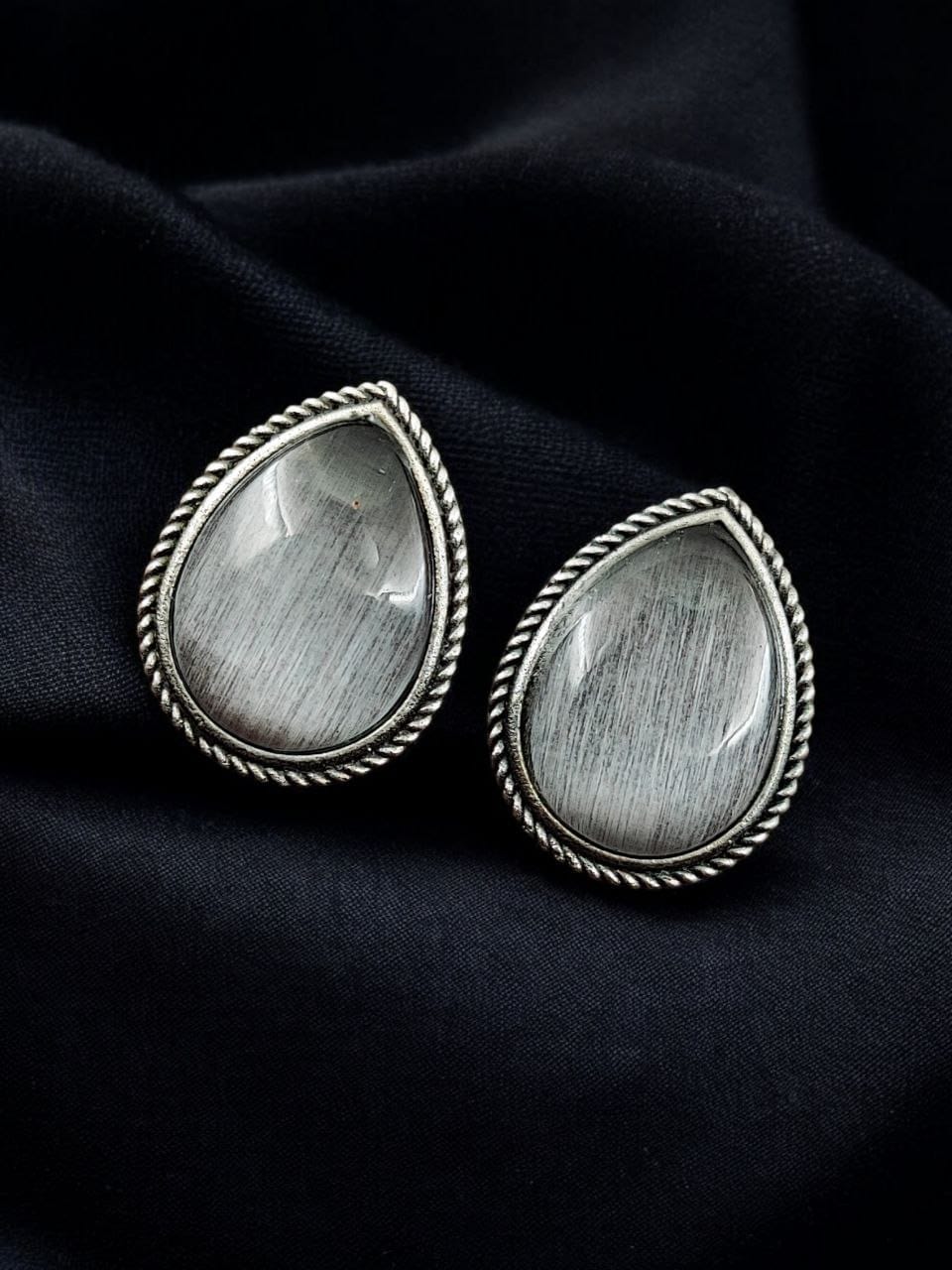 Best Drop-Shaped Monalisa Stone Stud Earrings in Silver Replica Design - Image 8