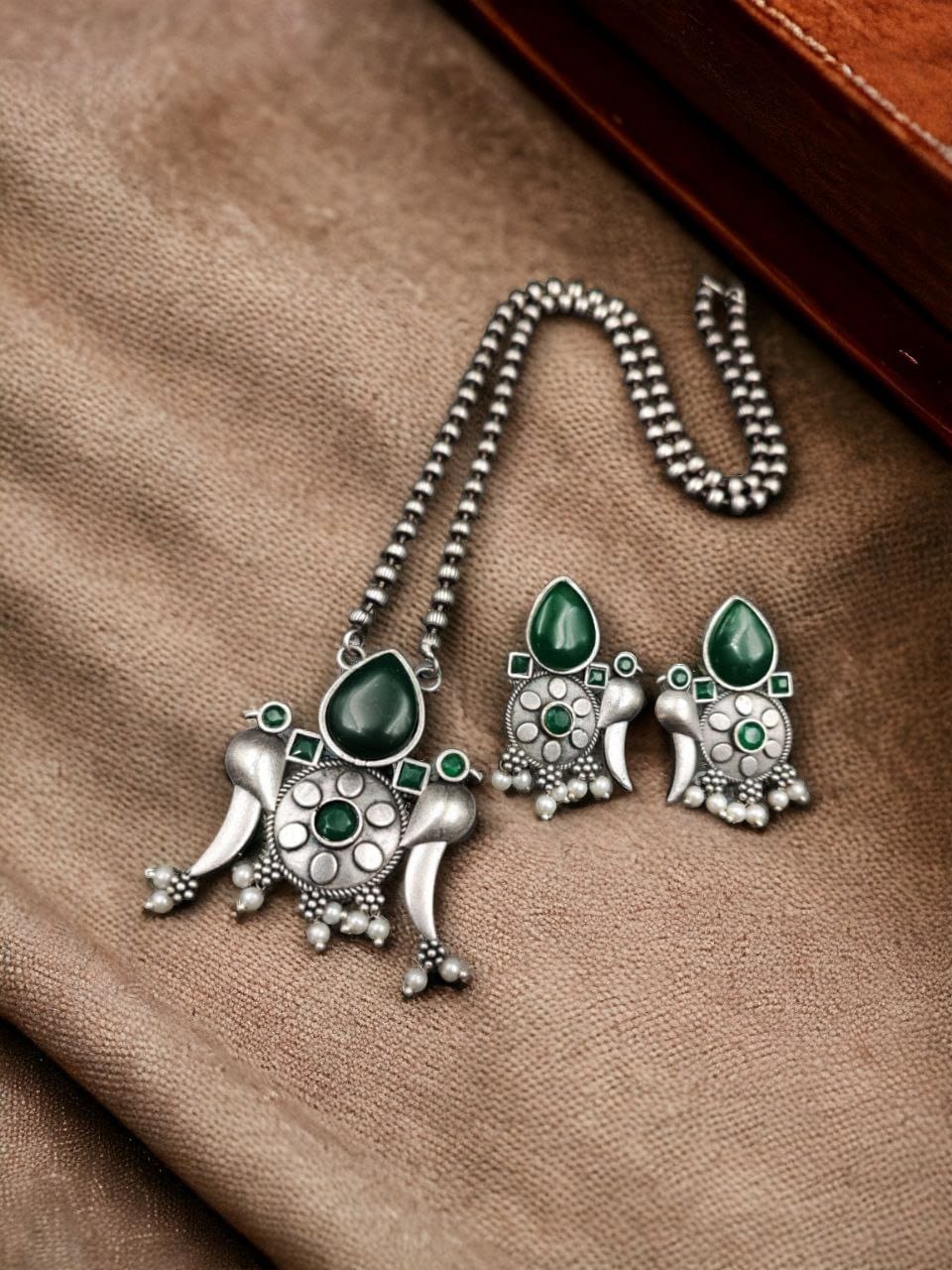 Perfect Brass Necklace with Monalisa Stone and Bird Design, Ethnic Set with Matching Earrings - Image 5