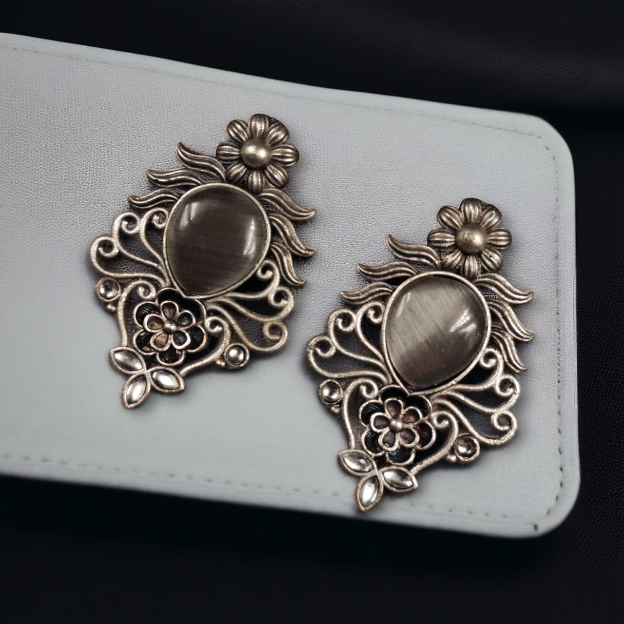 Beautiful Brass Monalisa Stone Stud Earrings ? Perfect for Every Occasion - Image 3