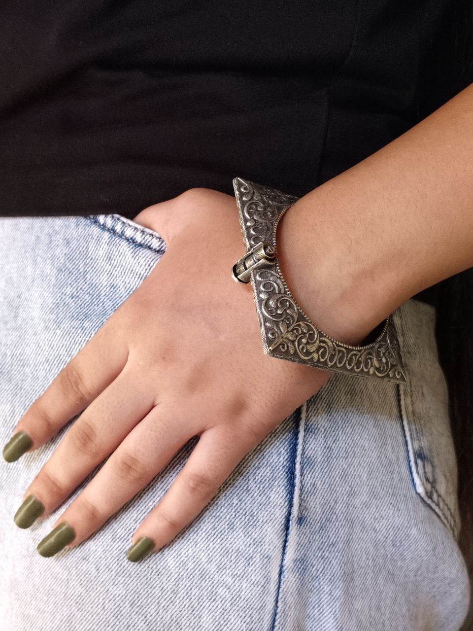 Antique Kada | Silver Replica Bangles | Best Traditional Silver Square Bracelets - Image 4