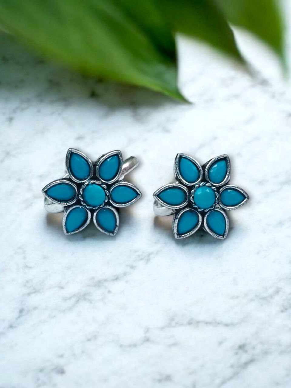 Traditional Flower Design Toe Ring | Oxidized Stone Work Best Jewelry - Image 2