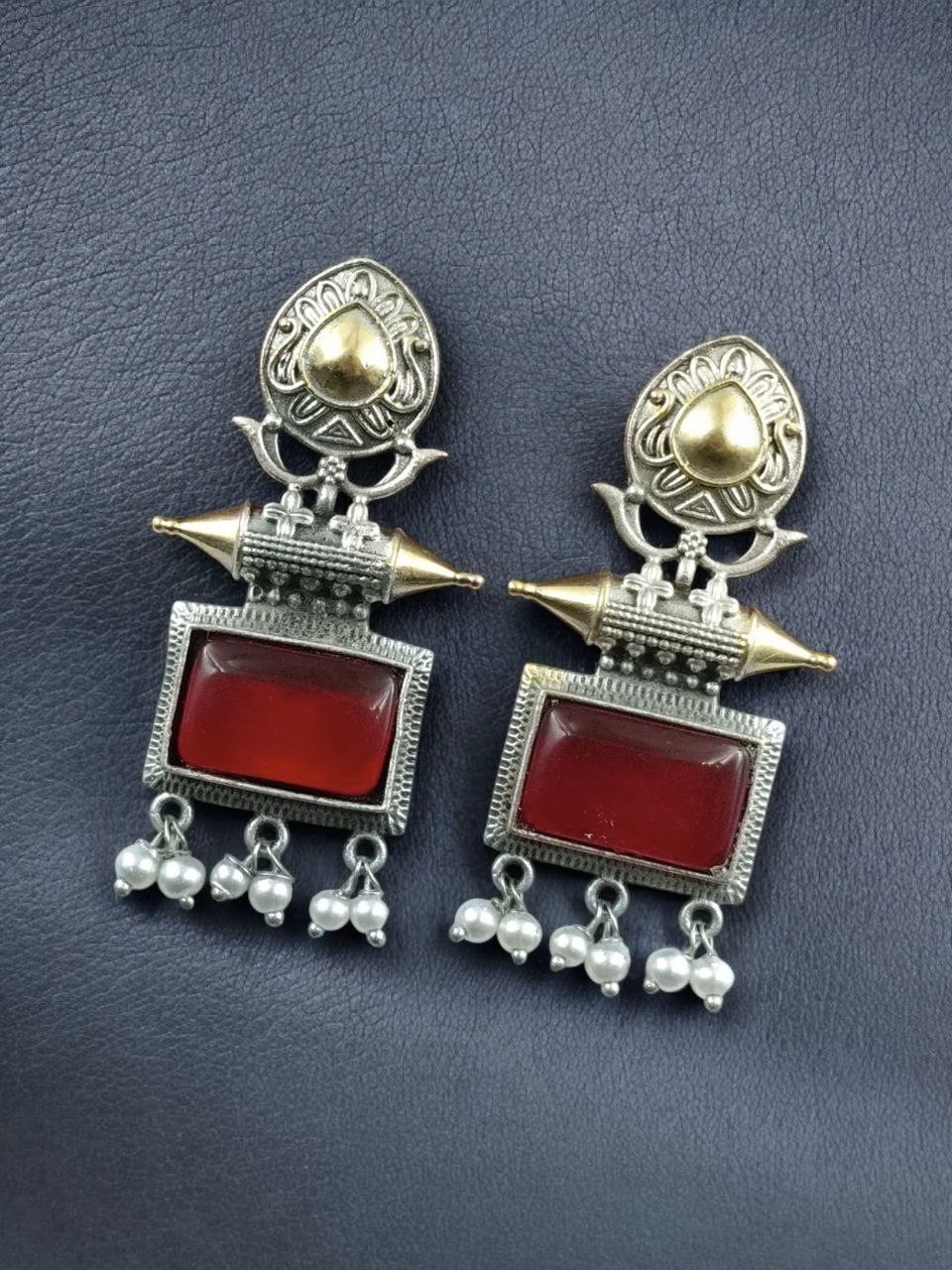 Beautiful Design Two-Tone Stud Earrings | Monalisa Stone with Pearl Detailing - Image 9