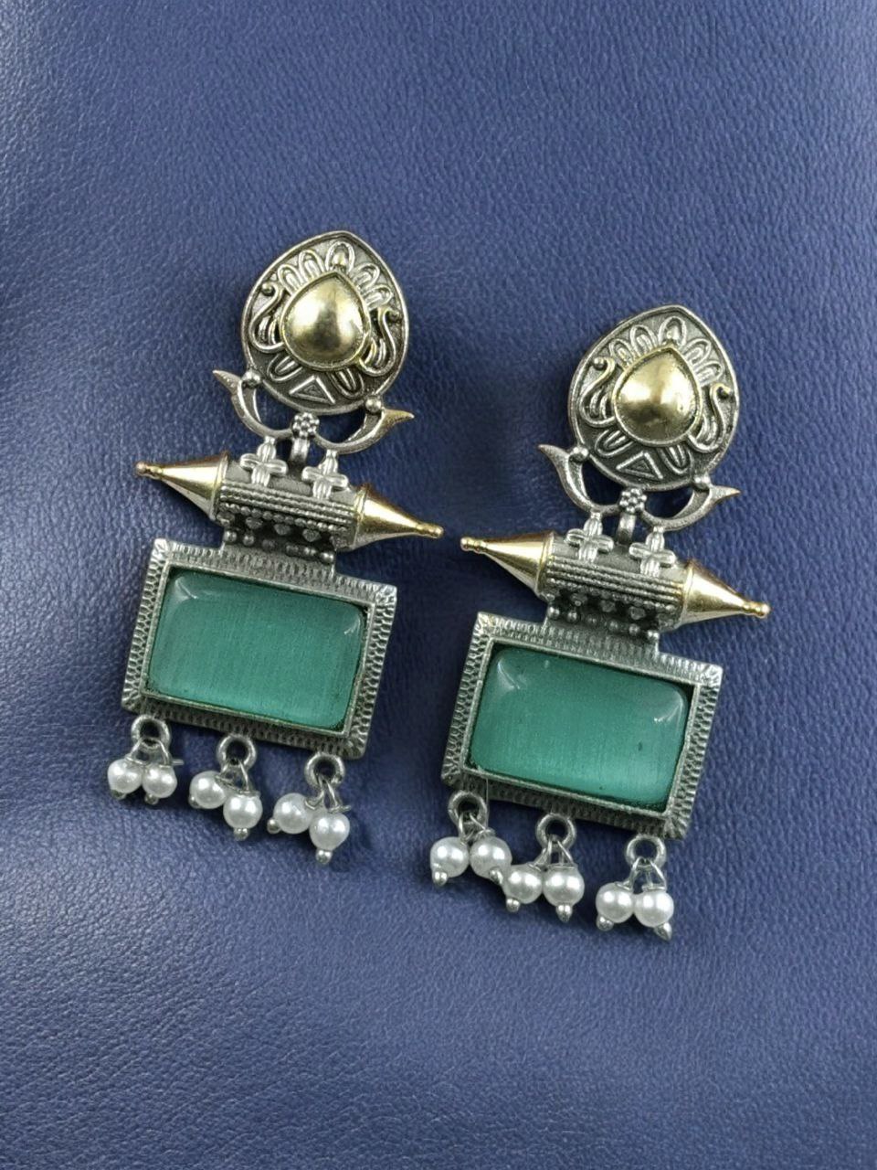 Beautiful Design Two-Tone Stud Earrings | Monalisa Stone with Pearl Detailing - Image 4