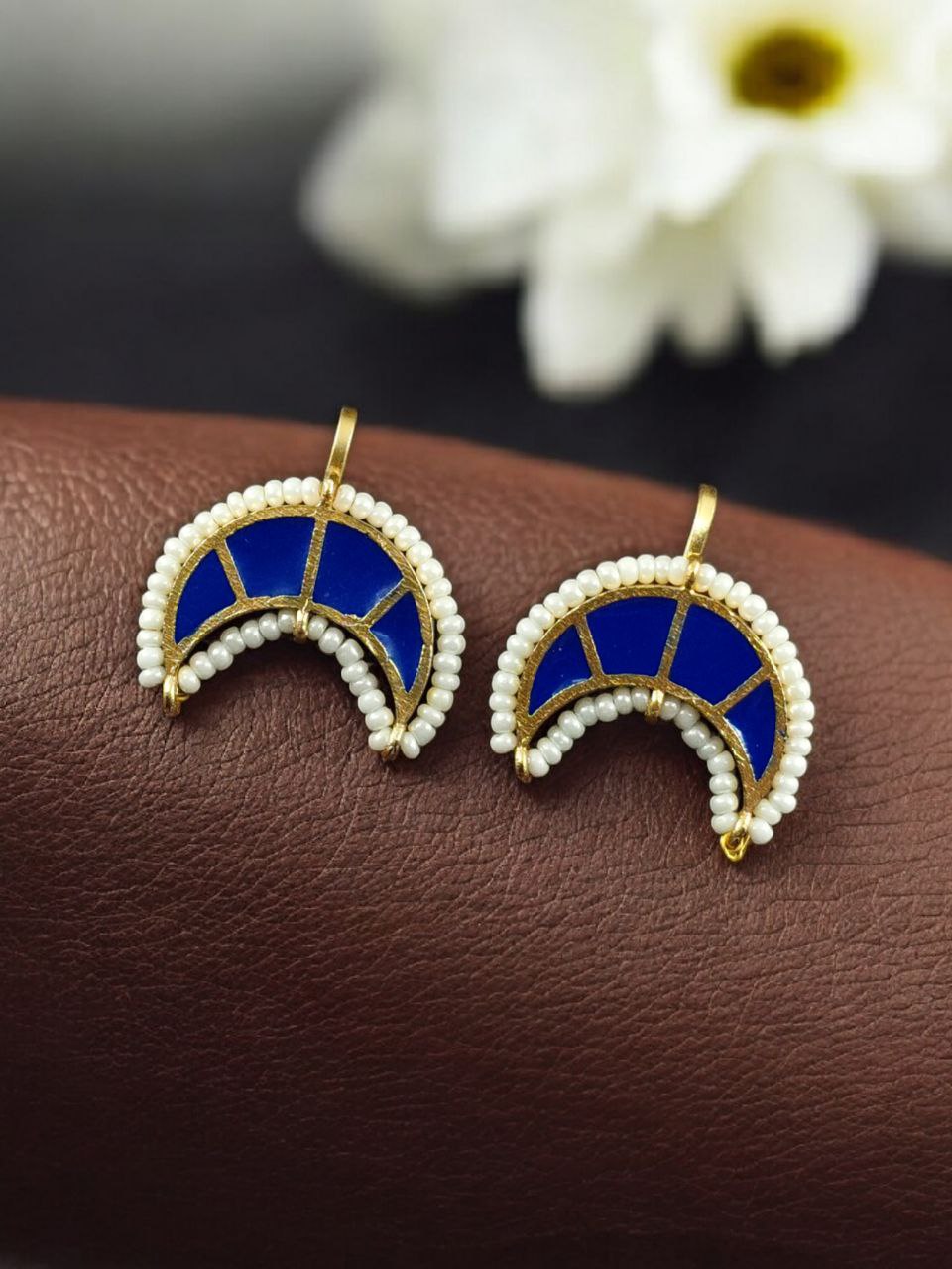 Radiant Golden Moon Bugadi Earrings for Ethnic Elegance - Image 5