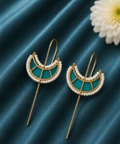 Alternative view of Gold Plated Half Moon Earcuff ? Elegant Jewelry for Modern Looks