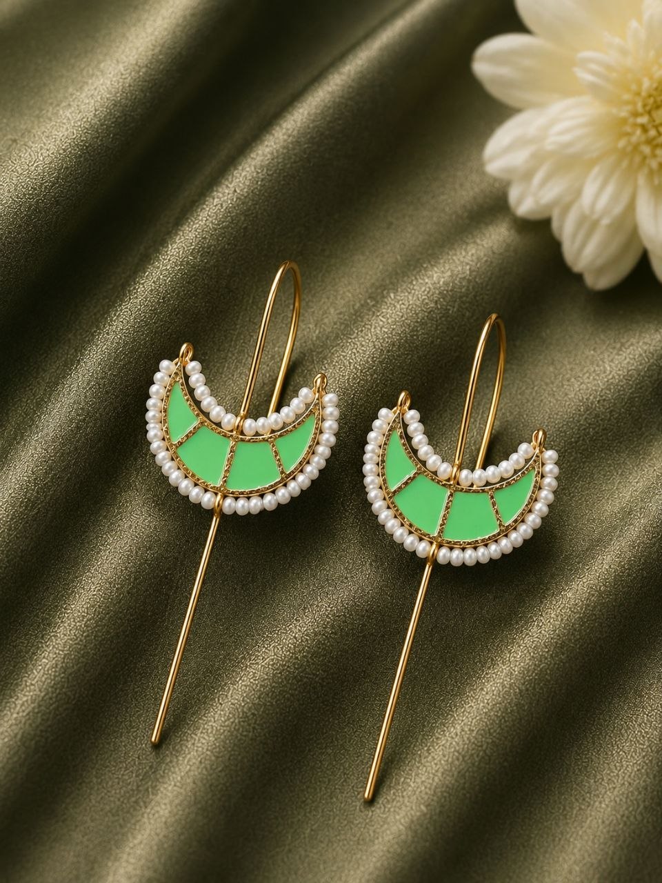 Gold Plated Half Moon Earcuff ? Elegant Jewelry for Modern Looks - Image 6
