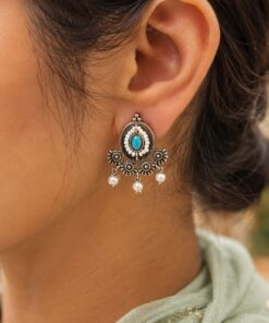 Beautiful Floral Stud Earring Elegant Oxidized Earrings for Minimalist Jewelry