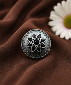 Vintage Silver Ring for Elegant Timeless Traditional Jewelry - Image 6