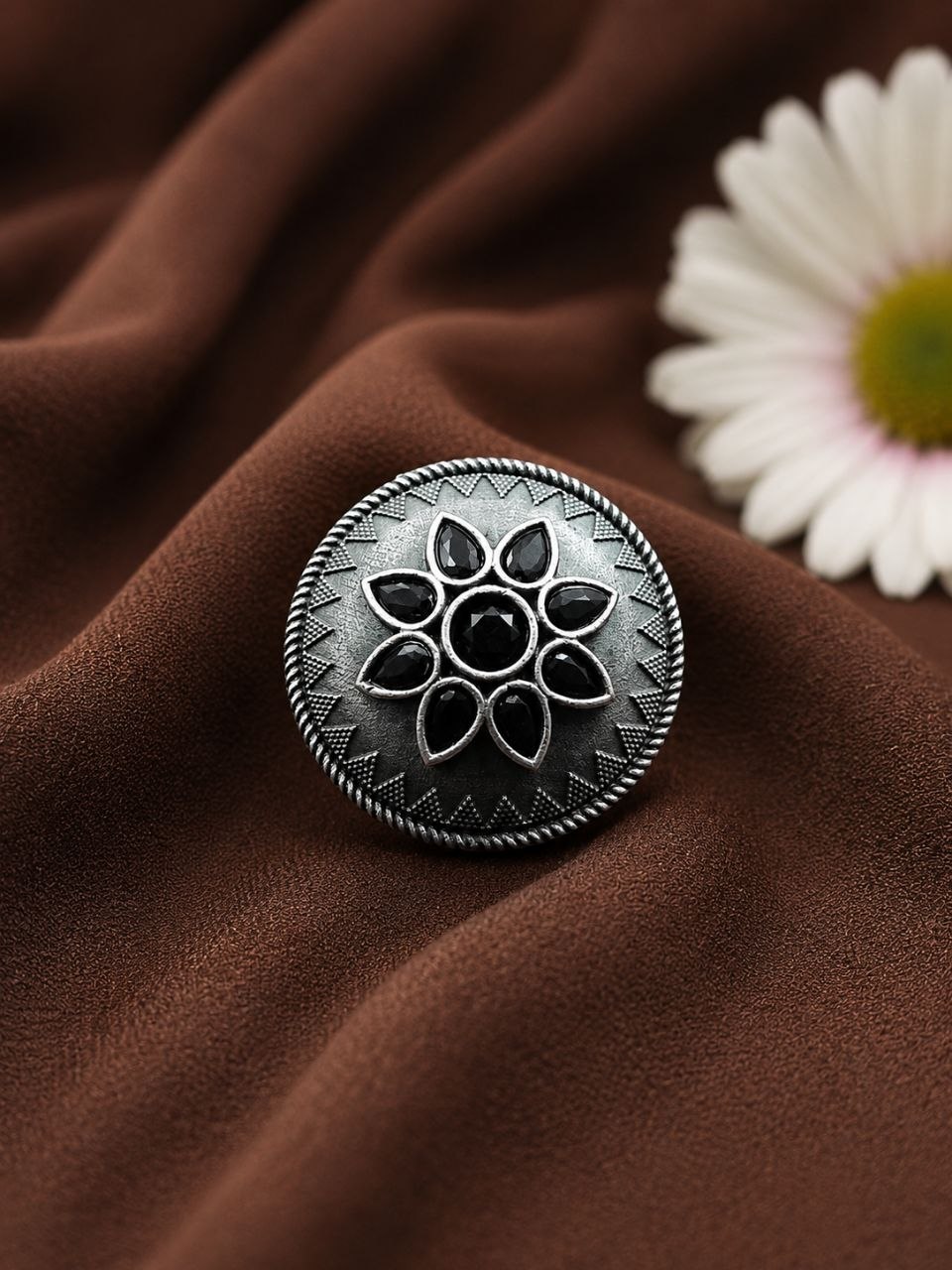 Vintage Silver Ring for Elegant Timeless Traditional Jewelry - Image 6