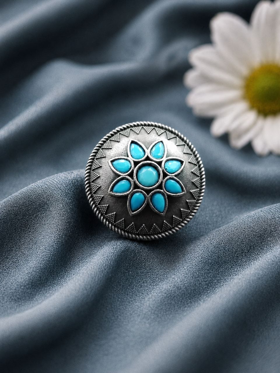 Vintage Silver Ring for Elegant Timeless Traditional Jewelry - Image 8