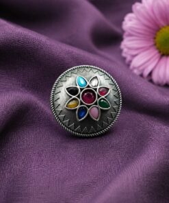 Vintage Silver Ring for Elegant Timeless Traditional Jewelry - Image 9
