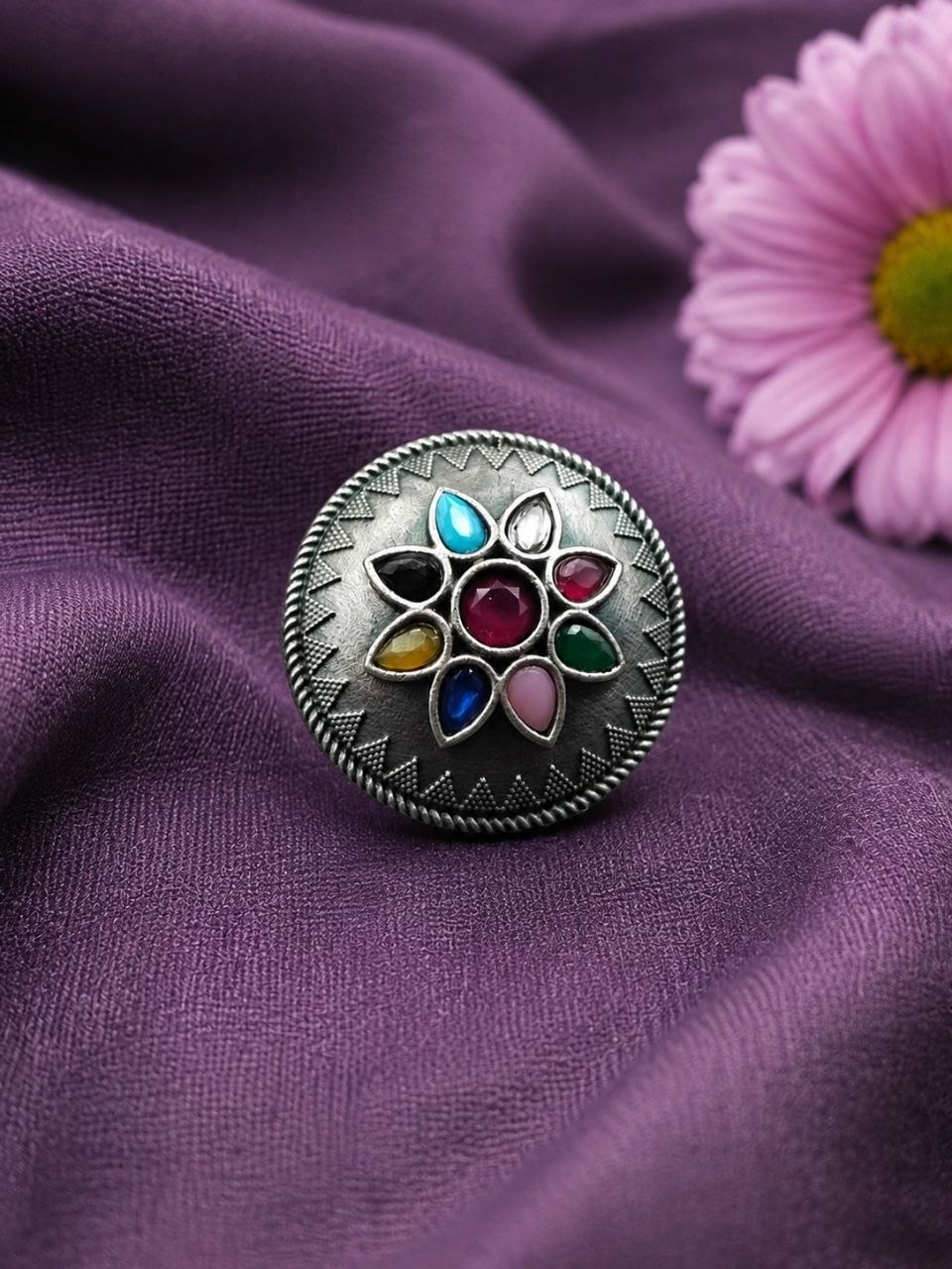 Vintage Silver Ring for Elegant Timeless Traditional Jewelry - Image 9
