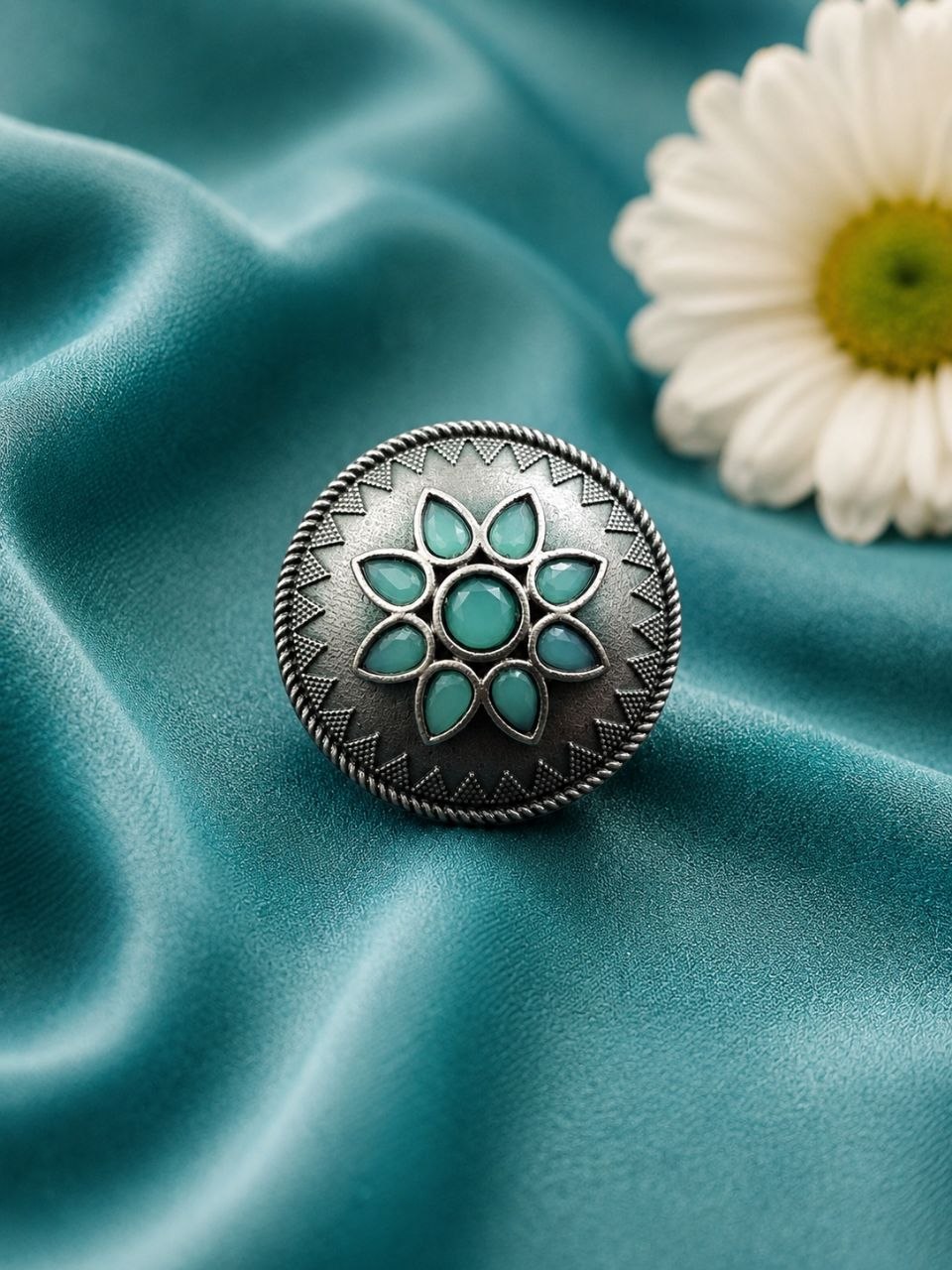 Vintage Silver Ring for Elegant Timeless Traditional Jewelry - Image 10