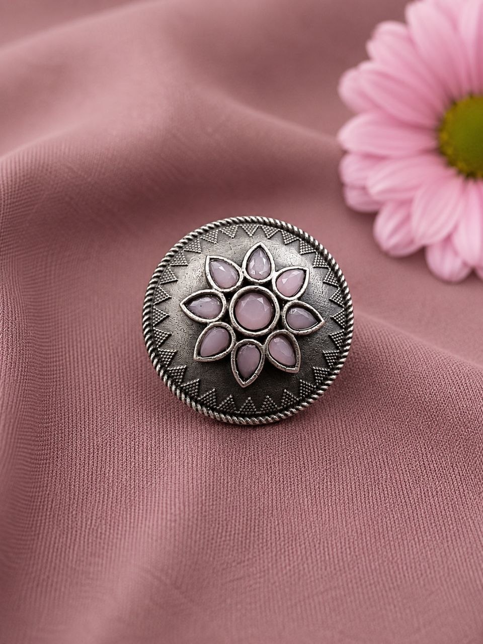Vintage Silver Ring for Elegant Timeless Traditional Jewelry - Image 2