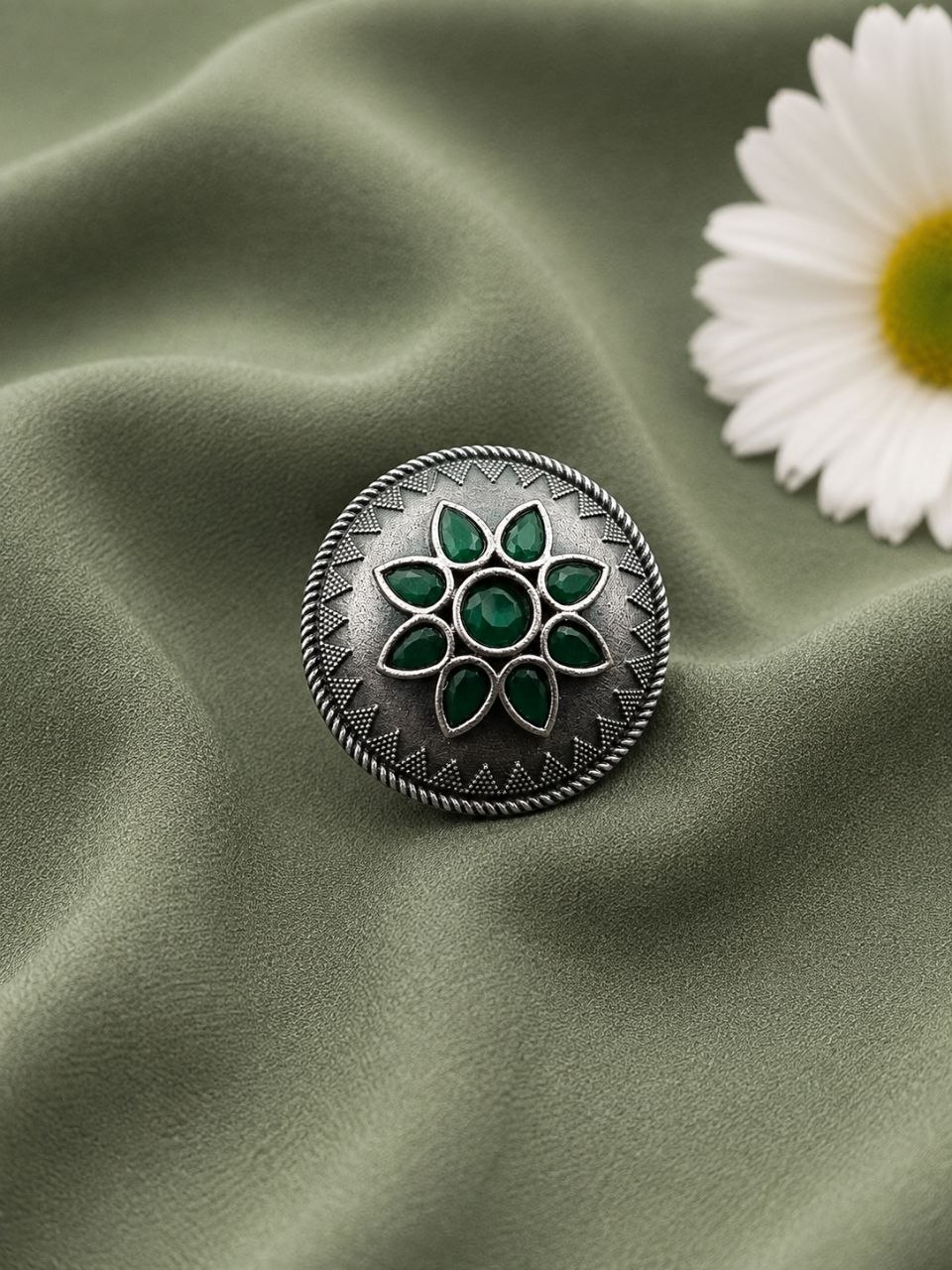 Vintage Silver Ring for Elegant Timeless Traditional Jewelry - Image 4