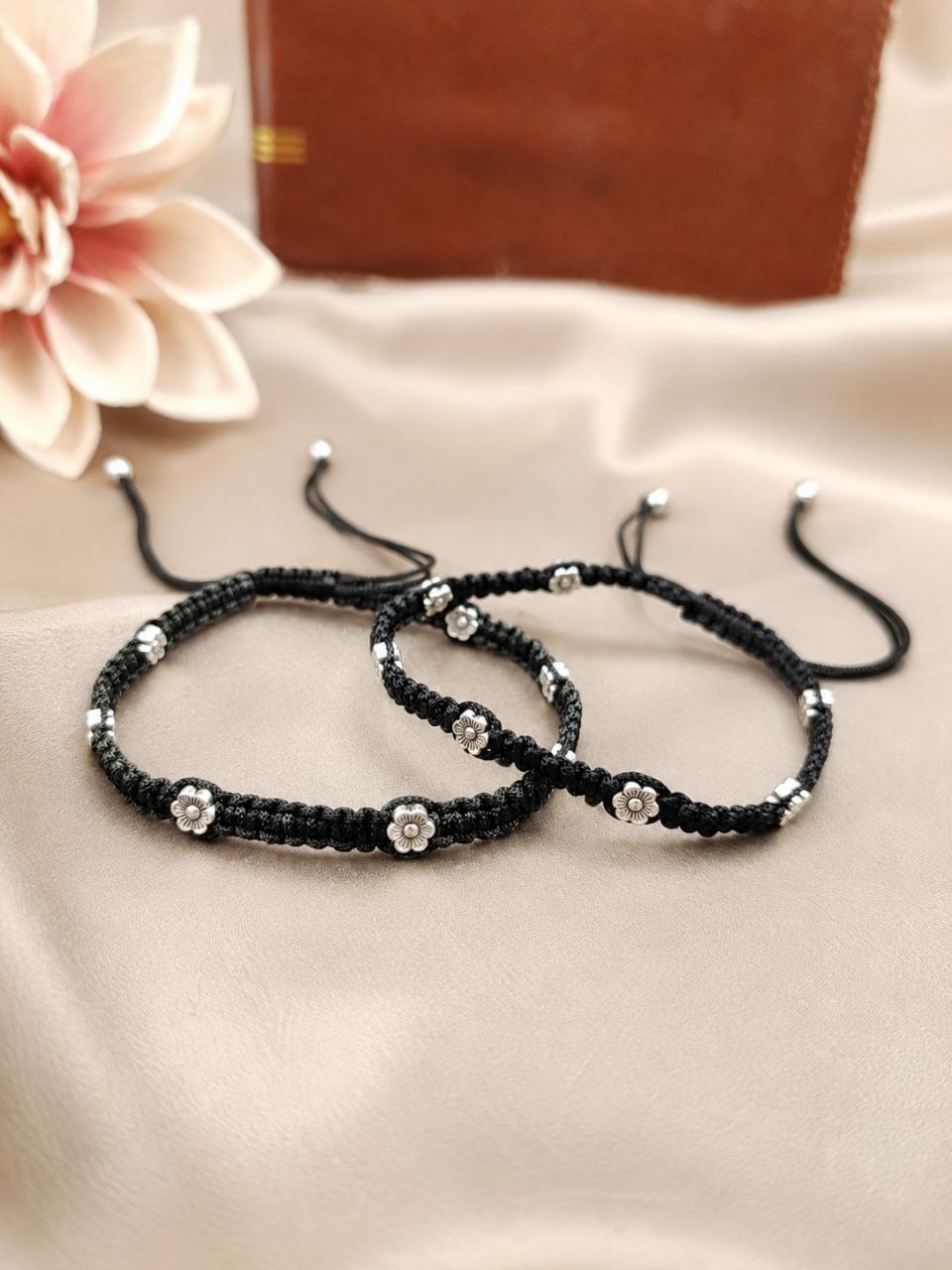 Adjustable Flower Thread Anklet ? Stunning Elegant Jewelry for Stylish Everyday Wear - Image 2