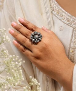 Adjustable Floral Ring ? Elegant Jewelry for Everyday and Party Wear